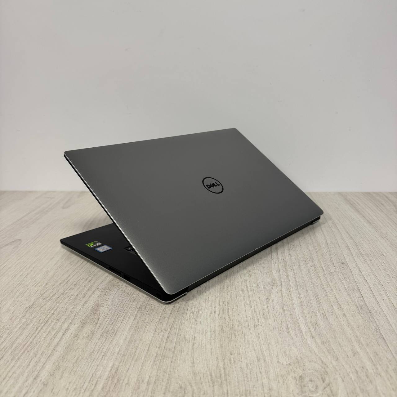 Dell XPS 9560 Intel Core i7-7700HQ GTX 1050 б/у — купити з