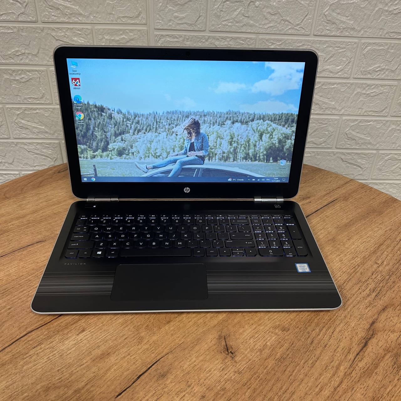 Ноутбук б/у HP Pavilion 15-au018wm Touch 15.6" i7 6500U 12/256