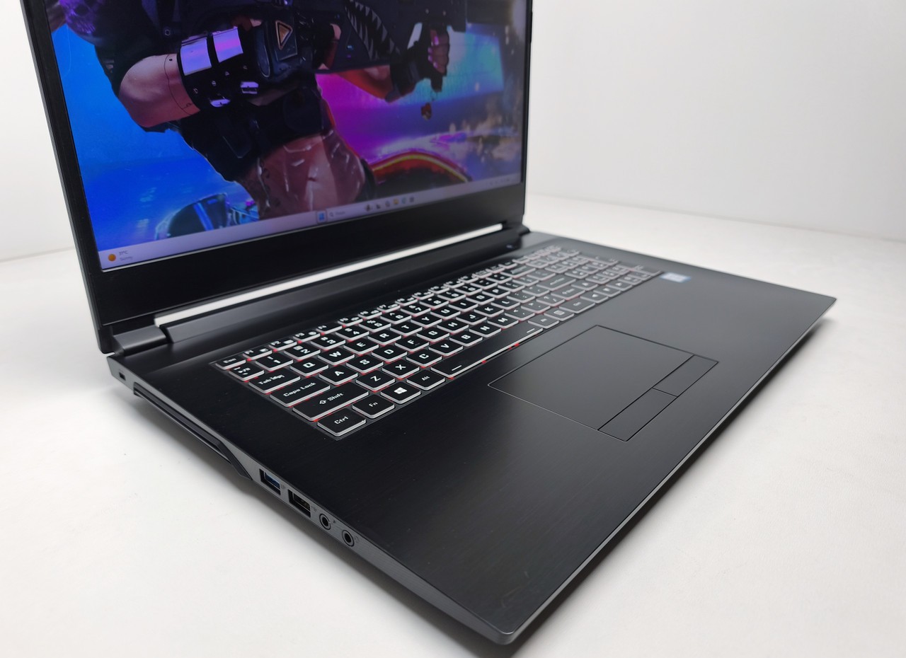 Ігровий ноутбук б/у Clevo 17.3" FHD Core i7-9750H 16/256 GTX 1660 Ti 6GB