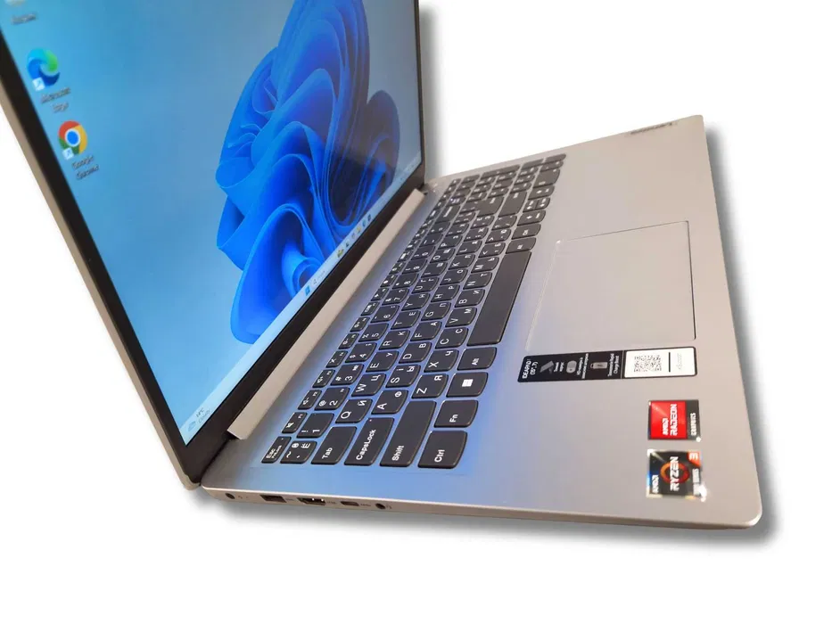 Ноутбук б/у Lenovo Ideapad 1 15AMN7 15.6 IPS Ryzen 3 7320U 4.1ГГц 16/512Гб SSD Стан нового - фото 3